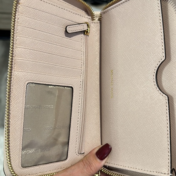 Michael Kors medium wallet with wristband - Picture 4 of 6